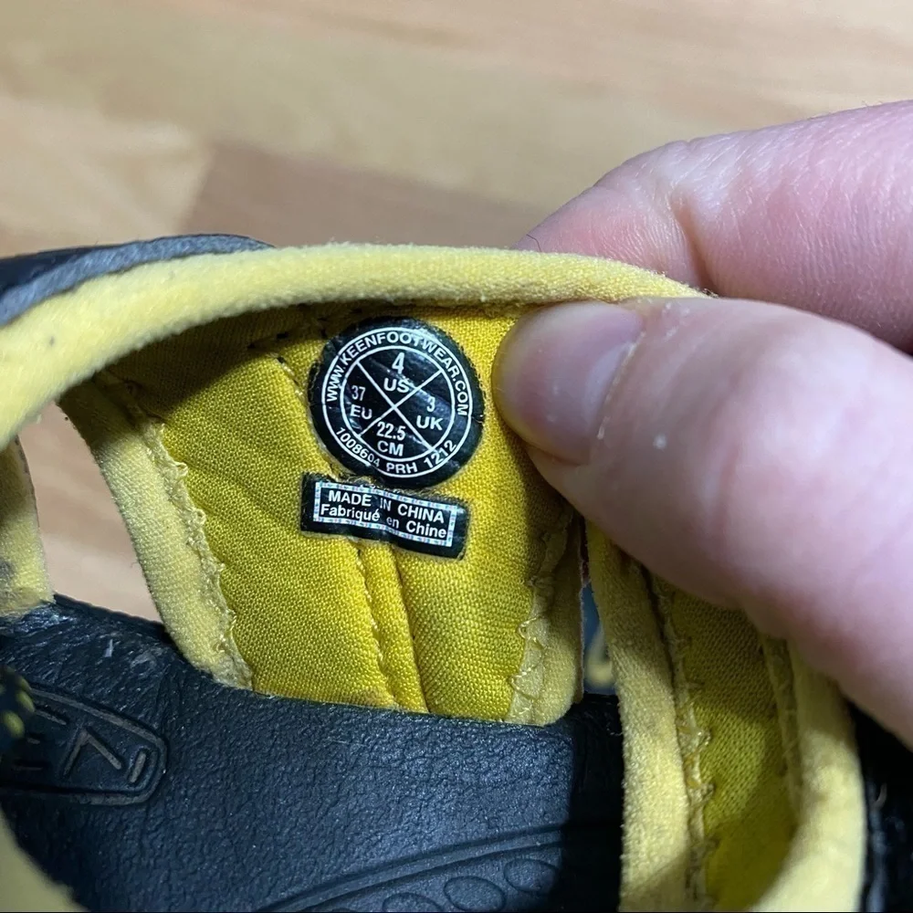 Keen yellow black